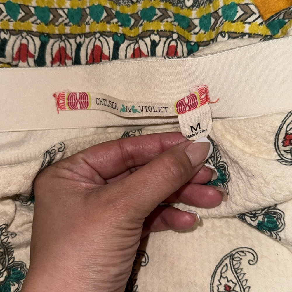 Paisley Print Cream Skirt - Picture 4 of 8